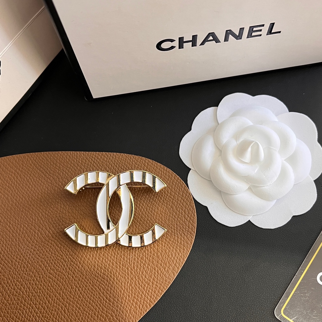Replica CHANEL Brooch