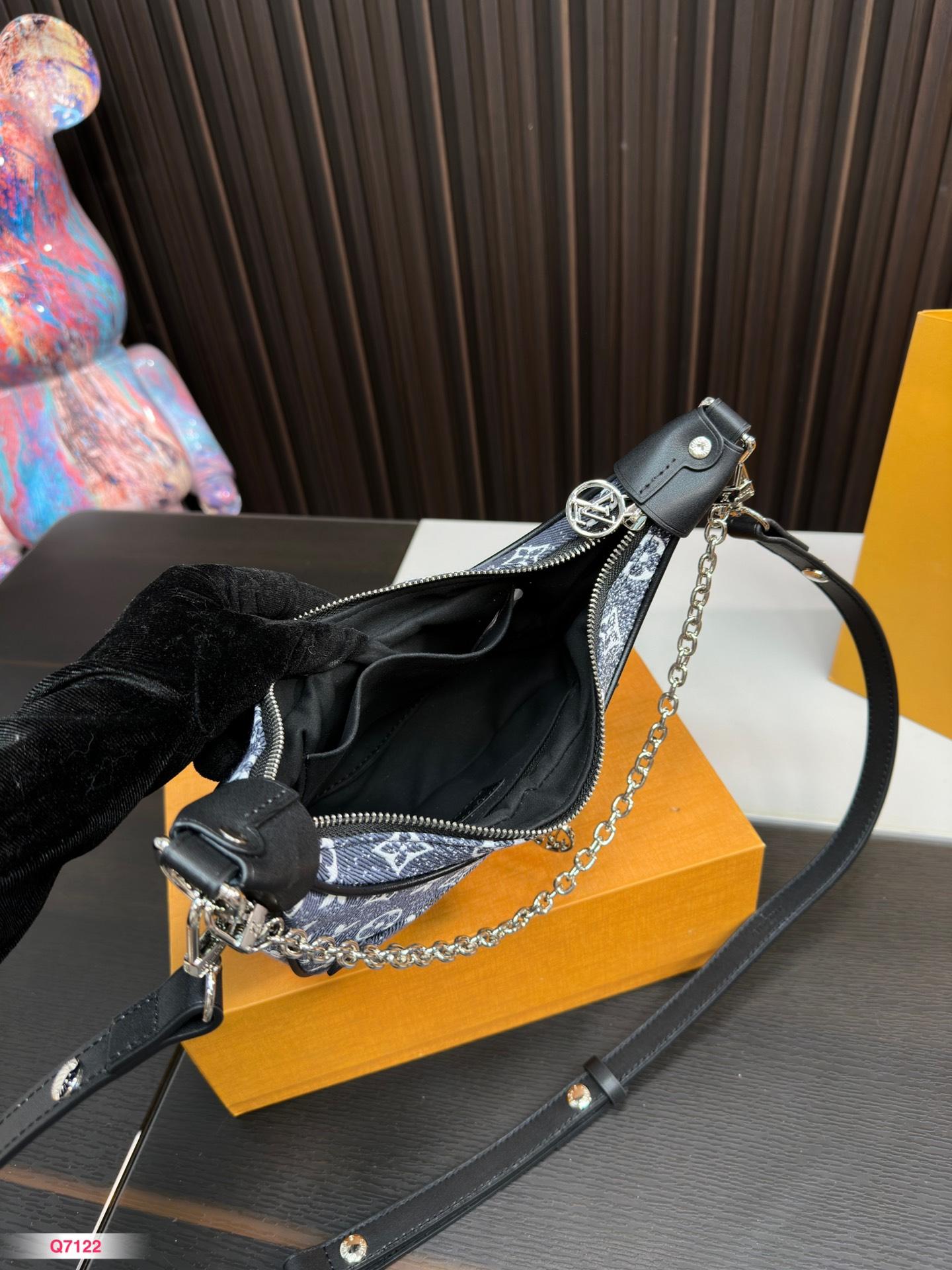 Replica Louis Vuitton Bag 12*22CM