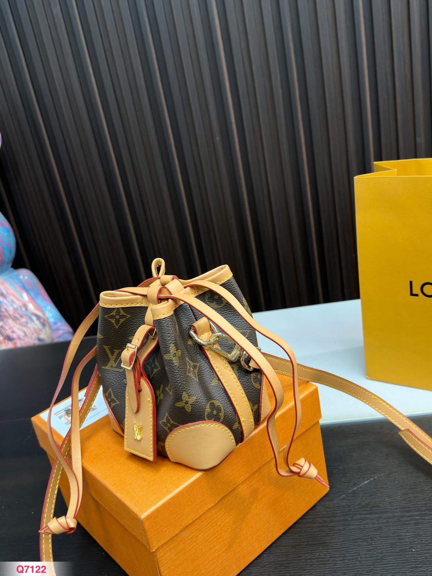 Replica Louis Vuitton Bag 13*14CM