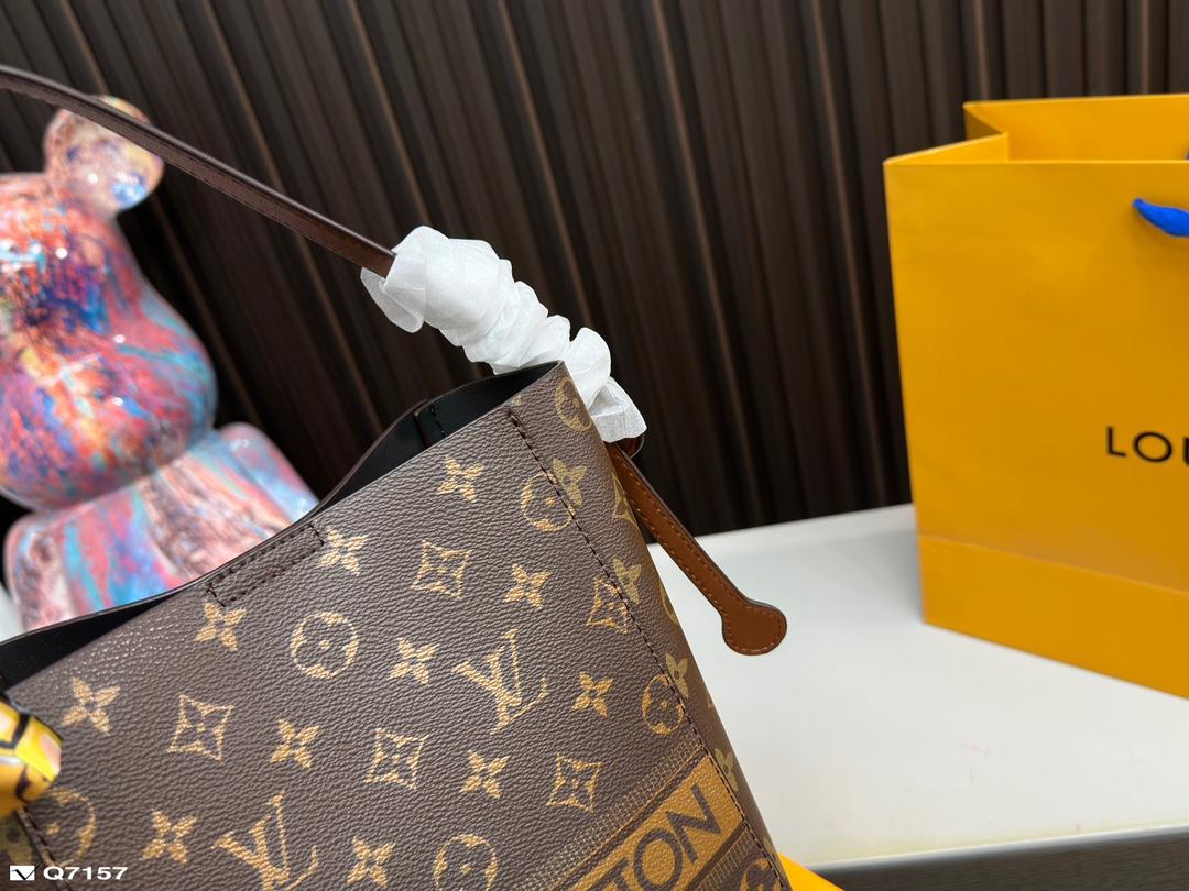 Replica Louis Vuitton Bag 22*18CM