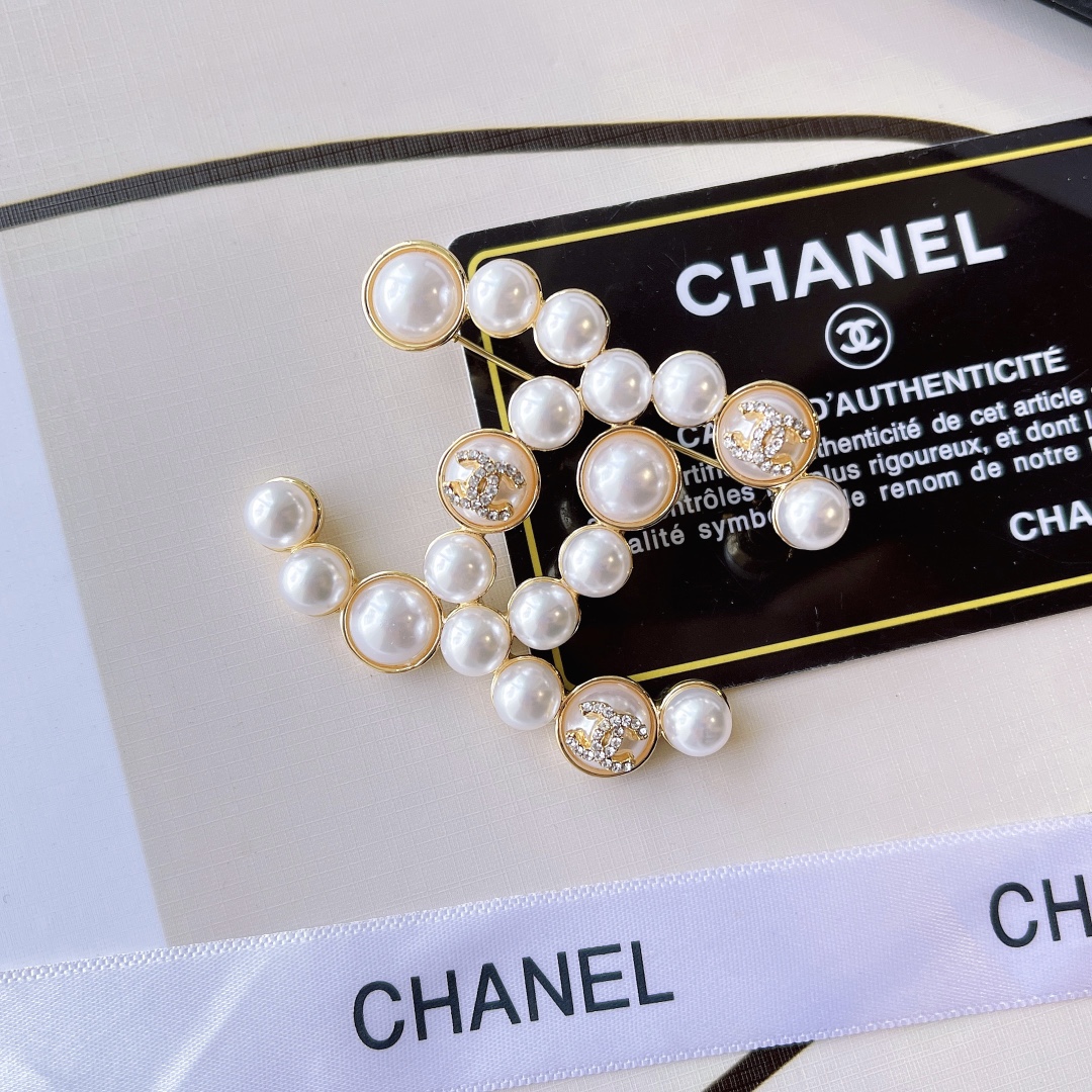 Replica CHANEL Brooch