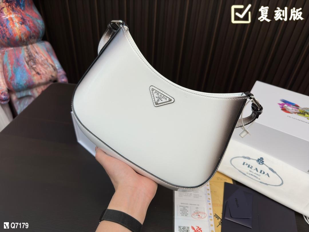 Replica Prada Bag 17*27CM