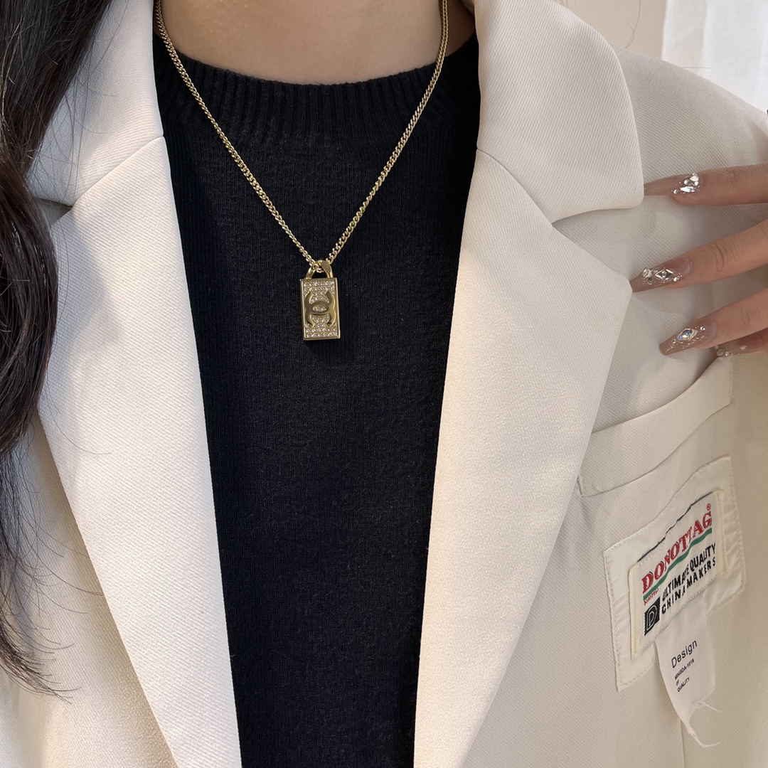 Replica CHANEL Necklace