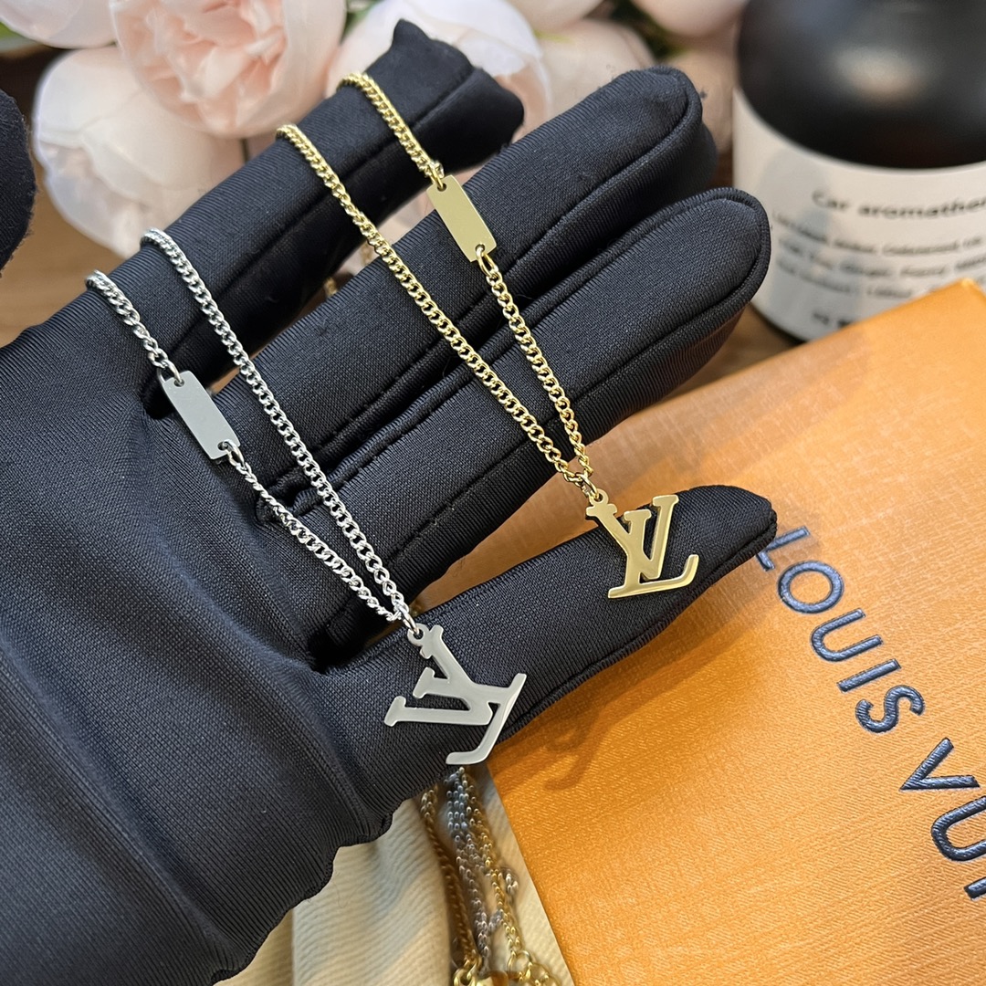 Replica LOUIS VUITTON Necklace