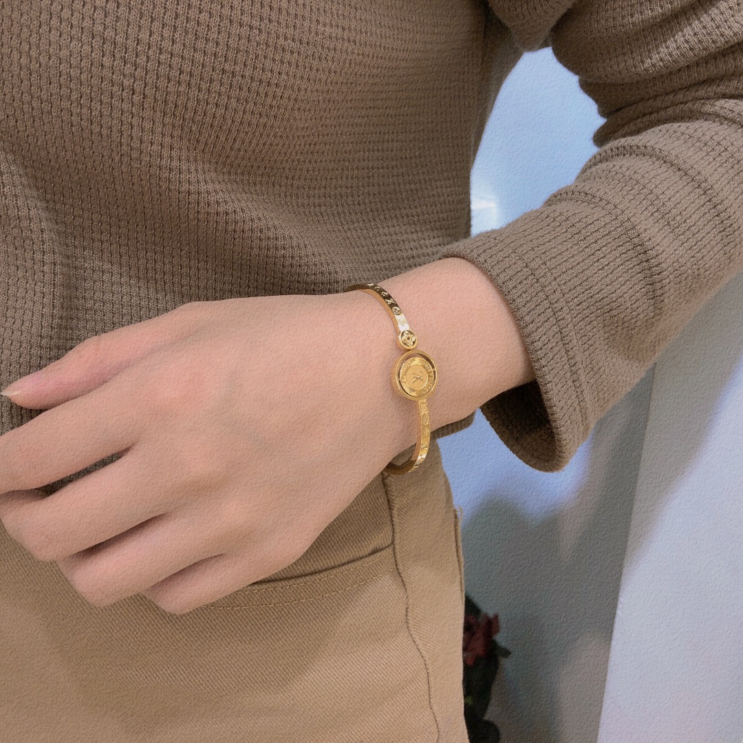 Replica LOUIS VUITTON Bangle
