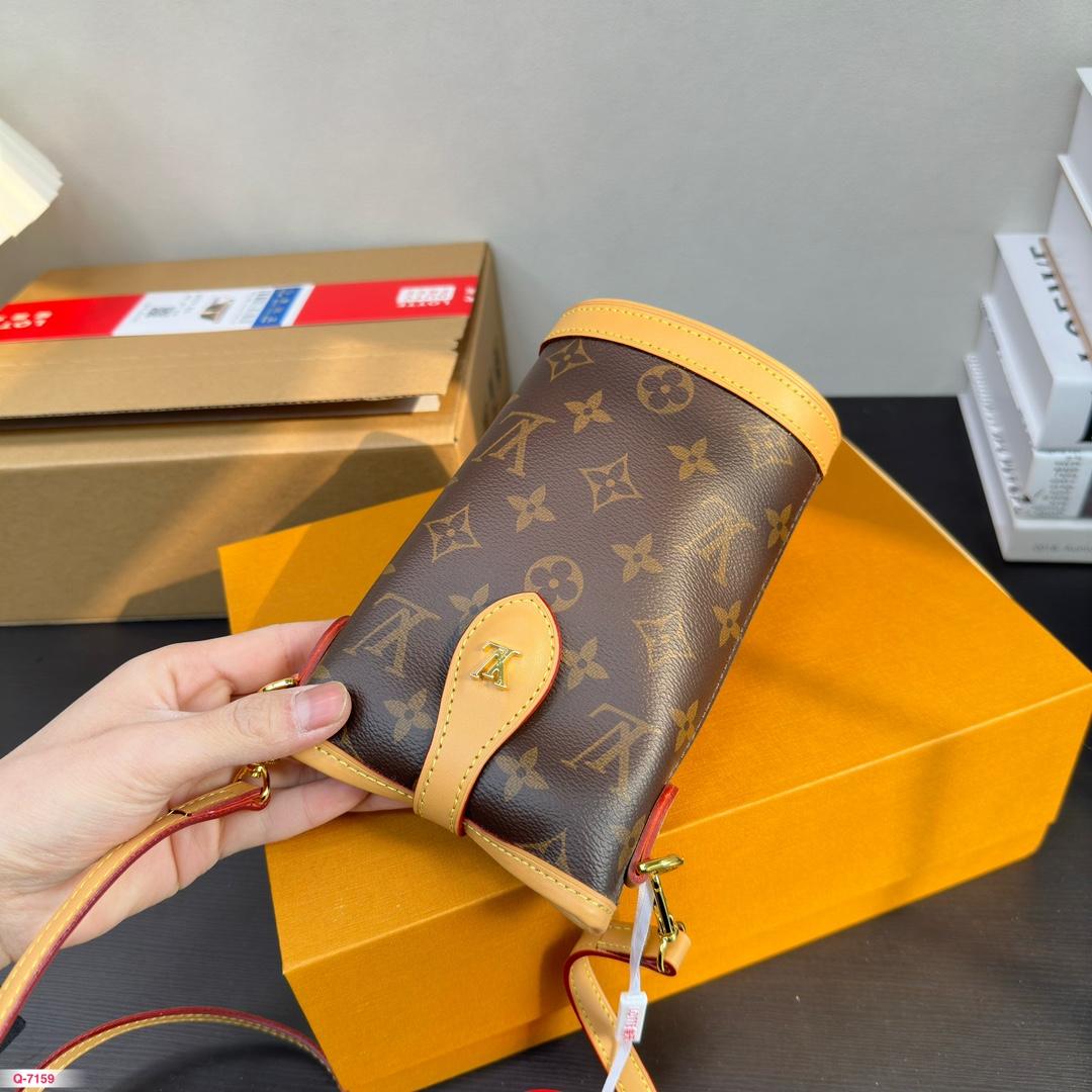 Replica Louis Vuitton Bag 11*18CM