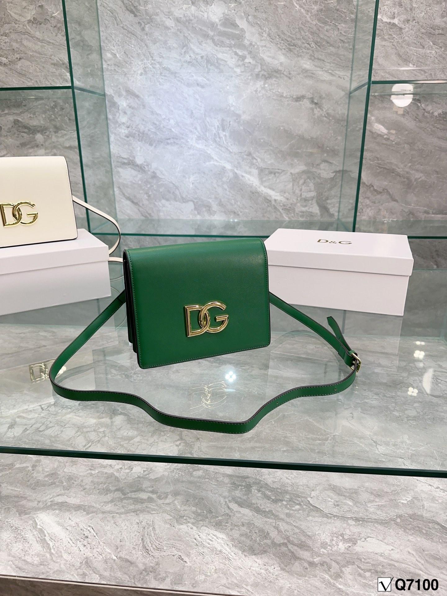Replica Dolce Gabbana Bag  22*18CM